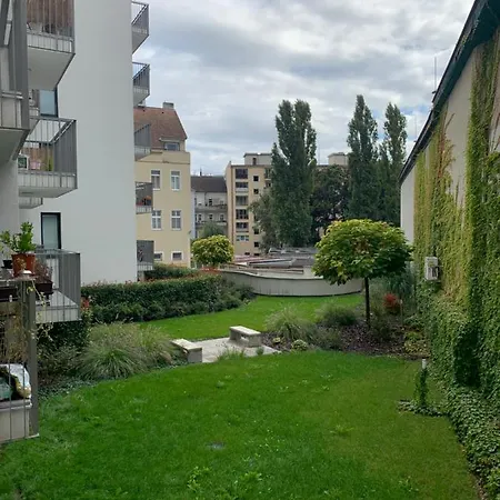 Luxury Ellie 2 * Bratislava